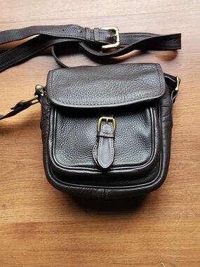 Timberland Vintage Brown Leather Crossbody Bag - Classic Everyday Carry